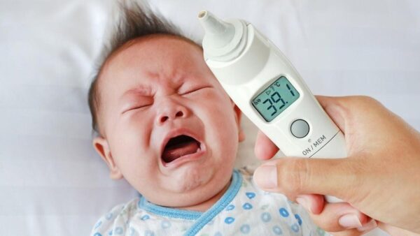 tiêm vacxin sốt 39 độ