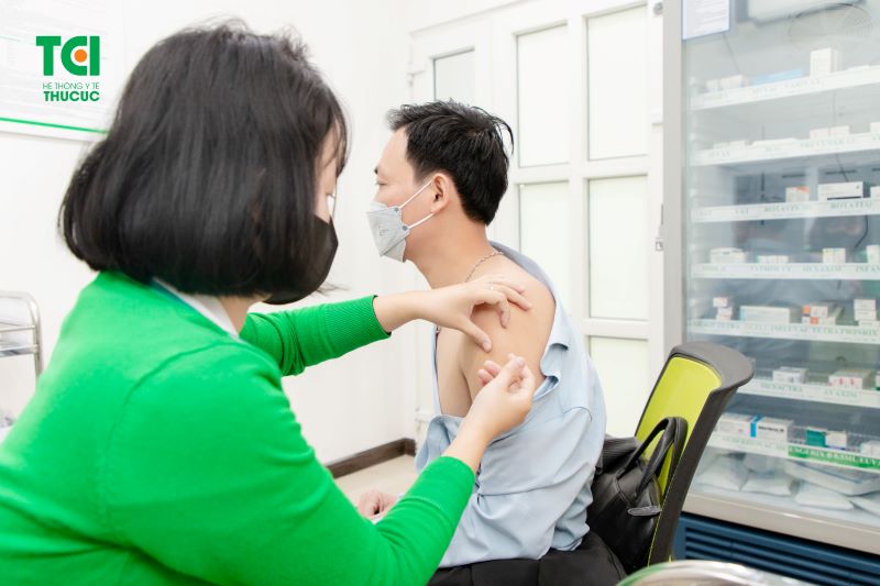 Một trong những nguyên nhân phổ biến gây ra nổi mẩn đỏ sau khi tiêm vắc-xin là phản ứng dị ứng.