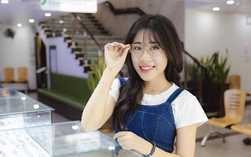 Cắt tròng kính giá rẻ ở Thu Cúc
