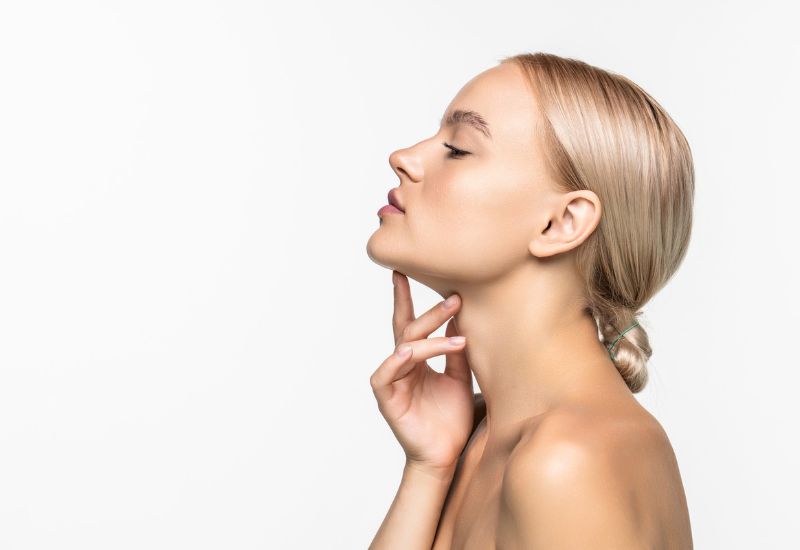 Kích thích sản sinh collagen, giúp da săn chắc và đàn hồi hơn là một công dụng rau má.