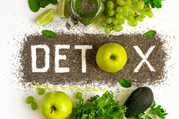 Detox, hay còn gọi là thanh lọc cơ thể, đã trở thành một khái niệm phổ biến trong lĩnh vực sức khỏe và lối sống hiện đại.