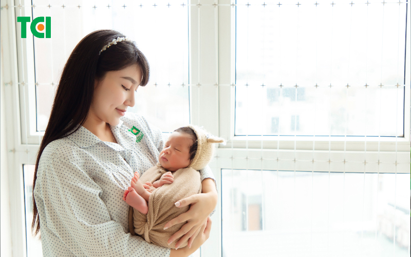 Có nên ở cữ sau sinh cho mẹ bầu