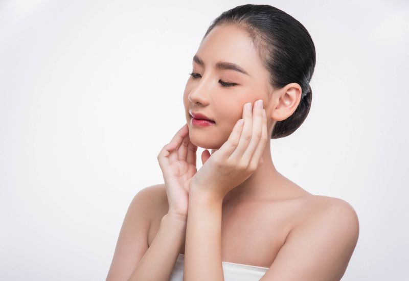 Với vitamin A, vitamin C và các chất chống oxy hóa, cà rốt giúp nuôi dưỡng làn da khỏe mạnh, và rạng rỡ.