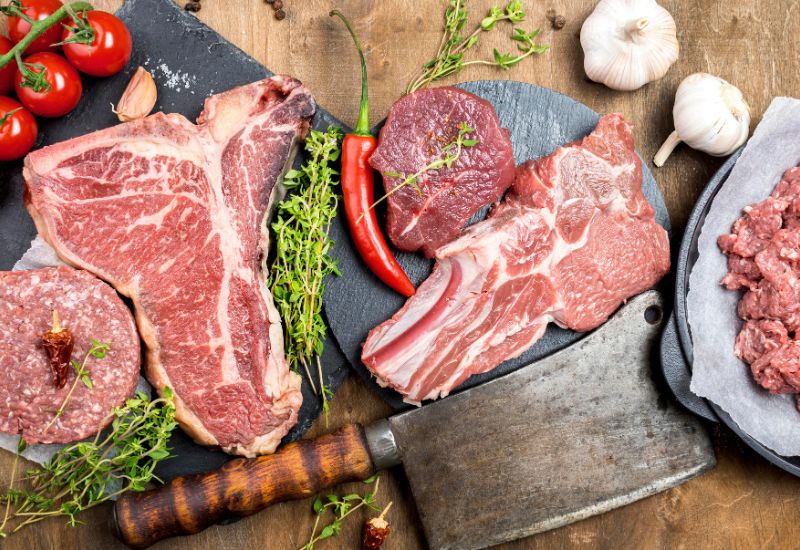 Vitamin B12 có nhiều trong thịt, cá, trứng và các sản phẩm từ sữa.