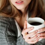 Uống cafe bị ợ hơi: “Thủ phạm” âm thầm sau tách cà phê?