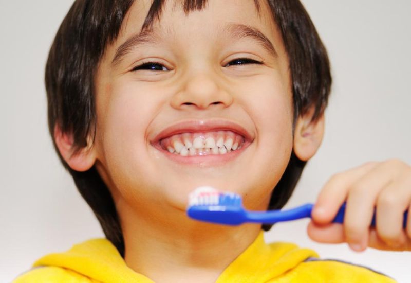 Chăm sóc răng miệng đúng cách từ sớm chính là chìa khóa để hạn chế nguy cơ viêm sưng lợi.