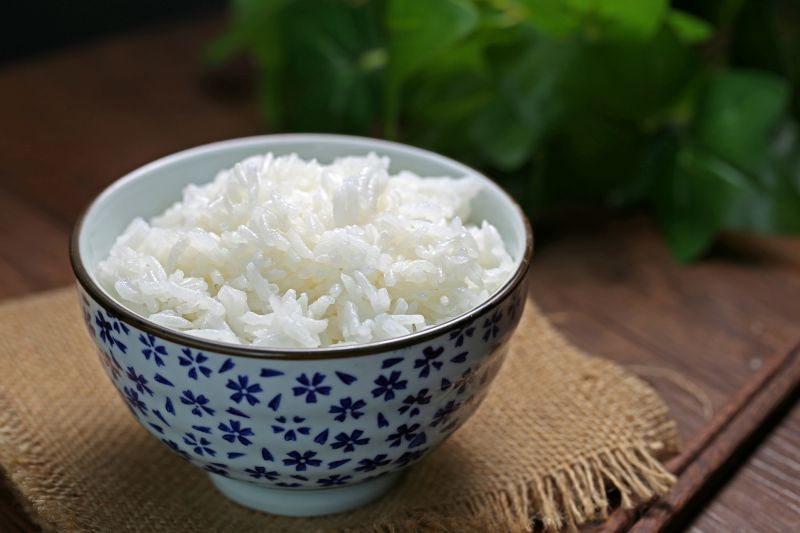 Cơm trắng là một trong những thực phẩm xuất hiện trên bàn ăn của hàng triệu gia đình mỗi ngày.