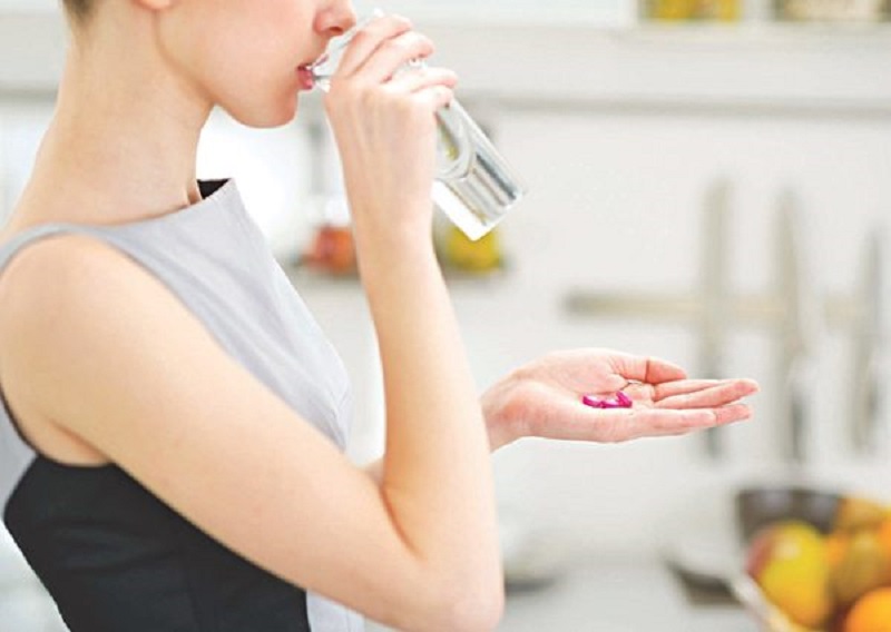 bác sĩ sẽ chỉ định thuốc kháng giáp tổng hợp giúp ức chế sản xuất hormone