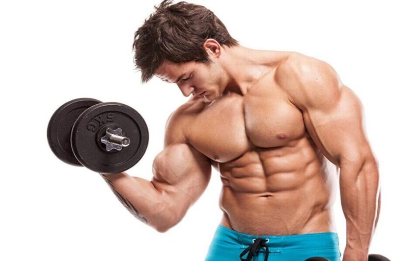 Việc nâng tạ thường xuyên giúp các nhóm cơ trở nên khỏe mạnh