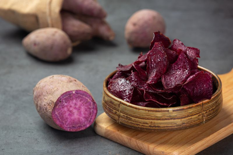 Khoai lang là một nguồn cung cấp dinh dưỡng phong phú, chứa nhiều vitamin, khoáng chất và chất xơ.