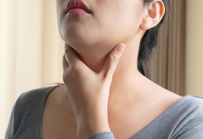 Dấu hiệu u tuyến giáp lành tính dễ nhầm lẫn với rối loạn nội tiết