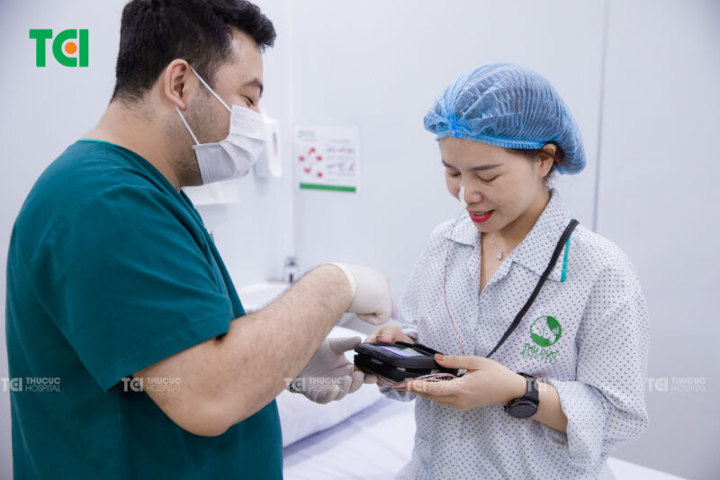 Thăm khám chuyên khoa và thực hiện các chỉ định của bác sĩ kết hợp tập luyện phù hợp là giải pháp cho bệnh trào ngược.
