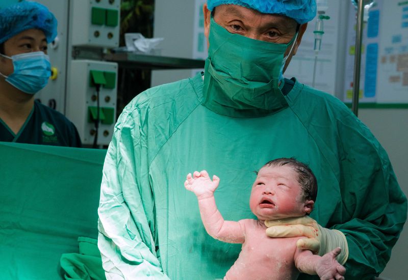 Bé thứ 5 chào đời khỏe mạnh đúng ngày Đại lễ 30/4.