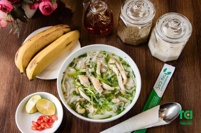 Chuối là một loại trái cây phổ biến, được yêu thích nhờ vị ngọt tự nhiên và hàm lượng calo đáng kể.