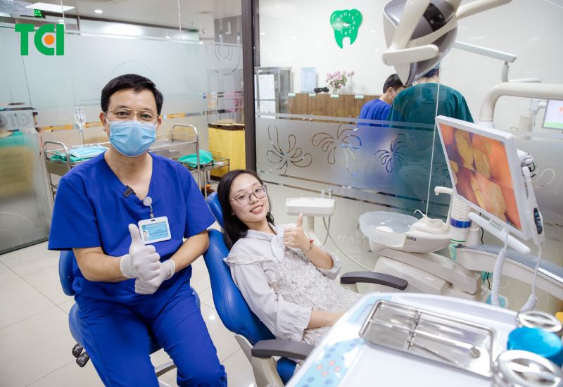 Hãy đến thăm khám nha khoa định kỳ để kịp thời phát hiện và nhận tư vấn về lý do sâu răng.