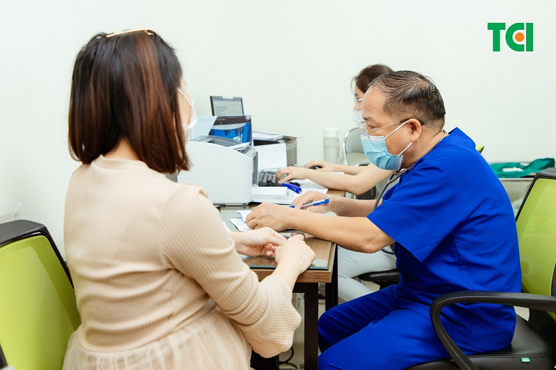 Với phụ nữ trên 35 tuổi hoặc từng có tiền sử sảy thai hay thai chết lưu, nên trao đổi với bác sĩ để được tư vấn về thời điểm mang thai an toàn và phù hợp