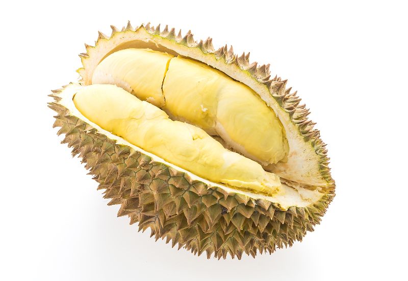 Sầu riêng có nguồn gốc từ Đông Nam Á, đặc biệt phổ biến ở các nước như Việt Nam, Thái Lan, Malaysia và Indonesia.