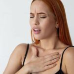Trào ngược dạ dày gây vướng họng: Dấu hiệu không nên chủ quan