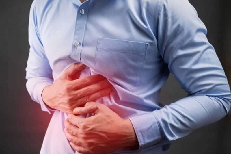 Người bị viêm đại tràng càn lưu ý chế độ ăn uống phù hợp.