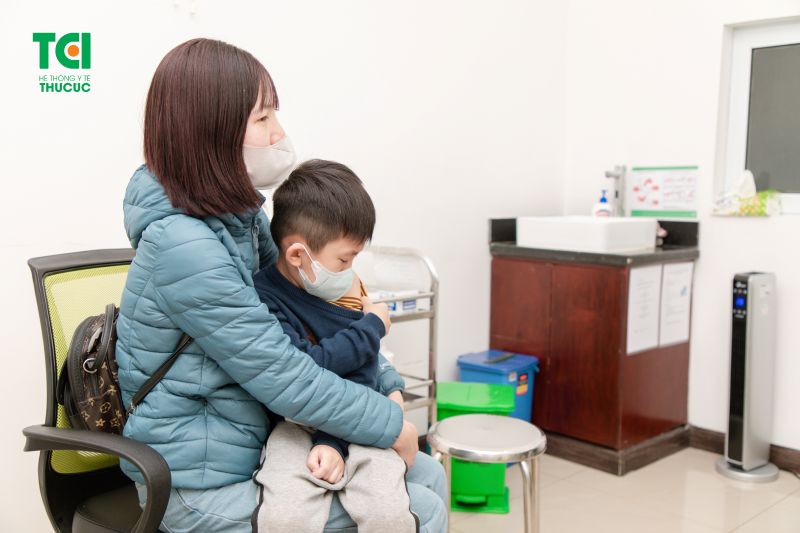 Đối với trẻ lớn hơn hoặc người lớn, lịch tiêm vắc xin viêm gan B thường linh hoạt hơn, nhưng vẫn cần tuân theo phác đồ chuẩn.