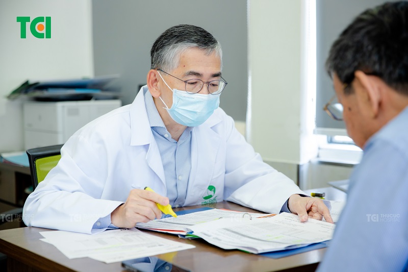 sau điều trị, người bệnh cũng nên chủ động trao đổi với bác sĩ về các tác dụng phụ có thể gặp phải