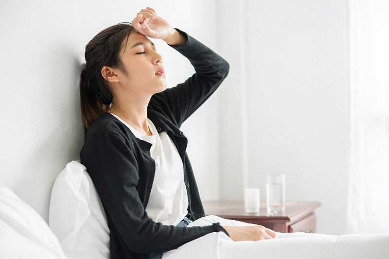 Sốt nhẹ, mệt mỏi, đau nhức cơ thể... là những triệu chứng gan ung thư có thể nhầm lẫn với cảm cúm thông thường